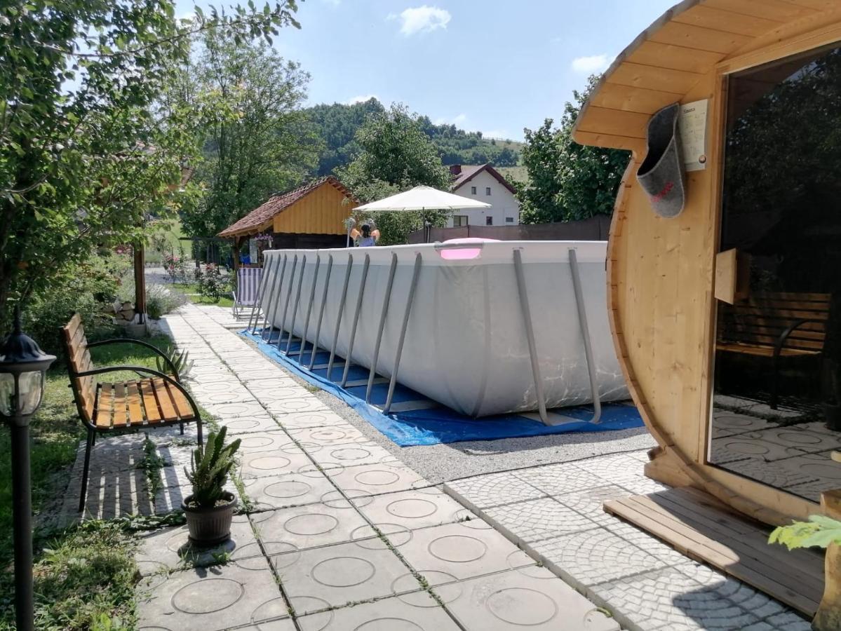 Hotel Pod Orehom Drvena Kuca I Sauna Krapina Exterior foto