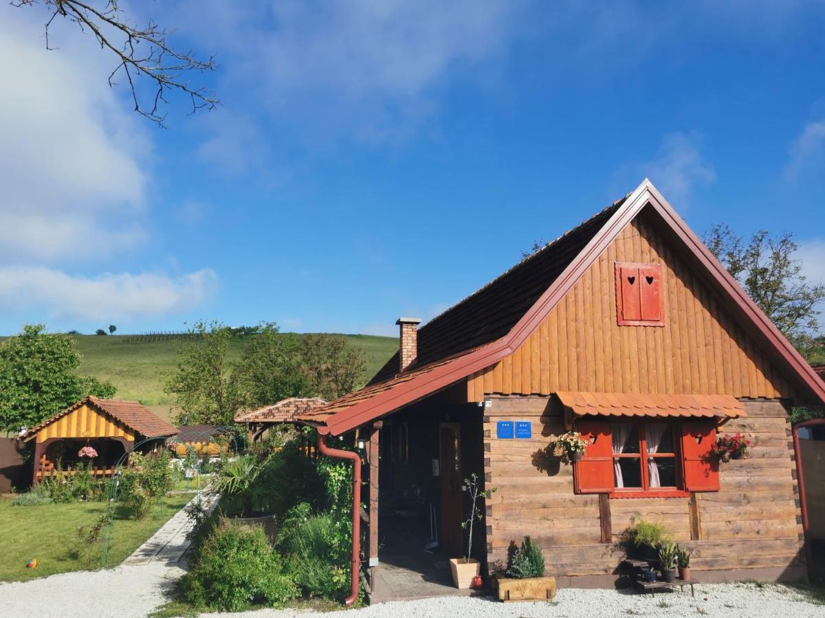 Hotel Pod Orehom Drvena Kuca I Sauna Krapina Exterior foto