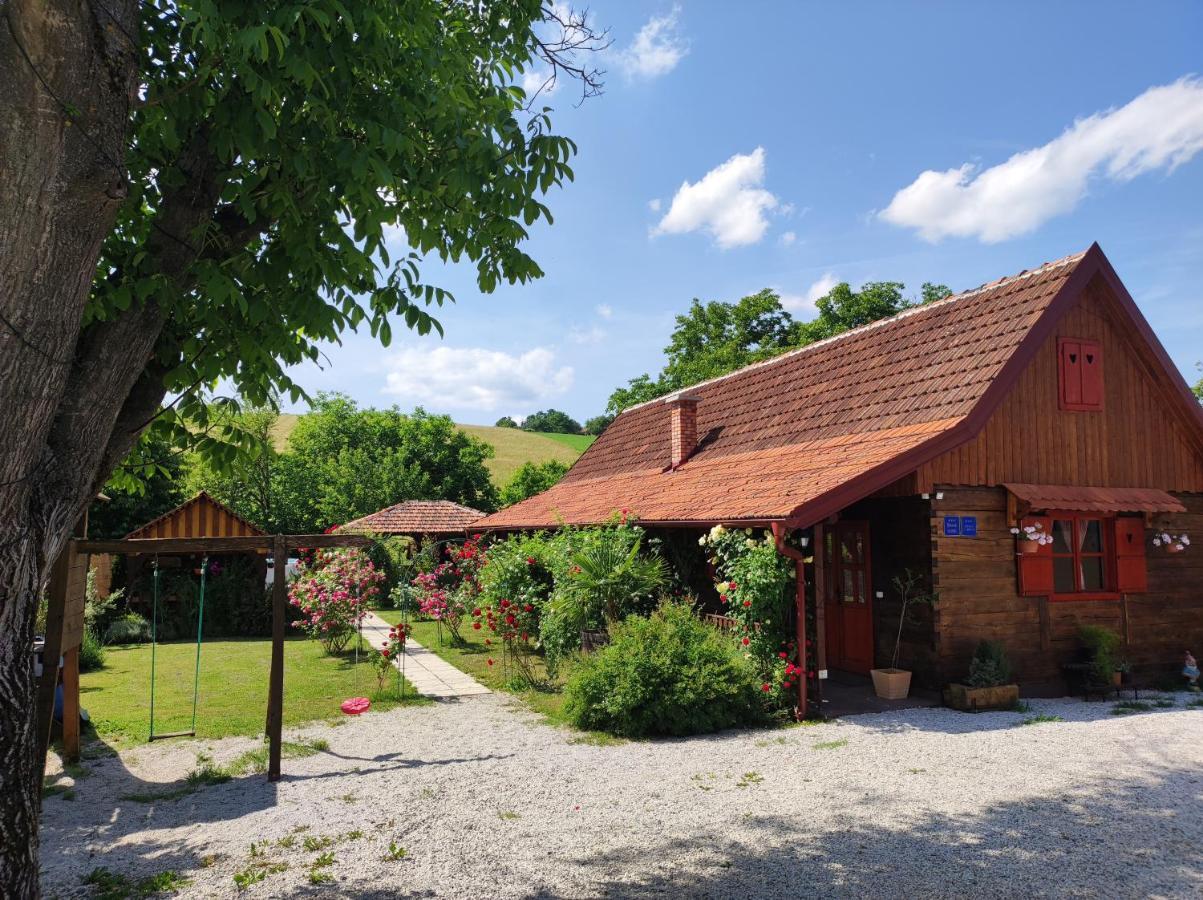 Hotel Pod Orehom Drvena Kuca I Sauna Krapina Exterior foto