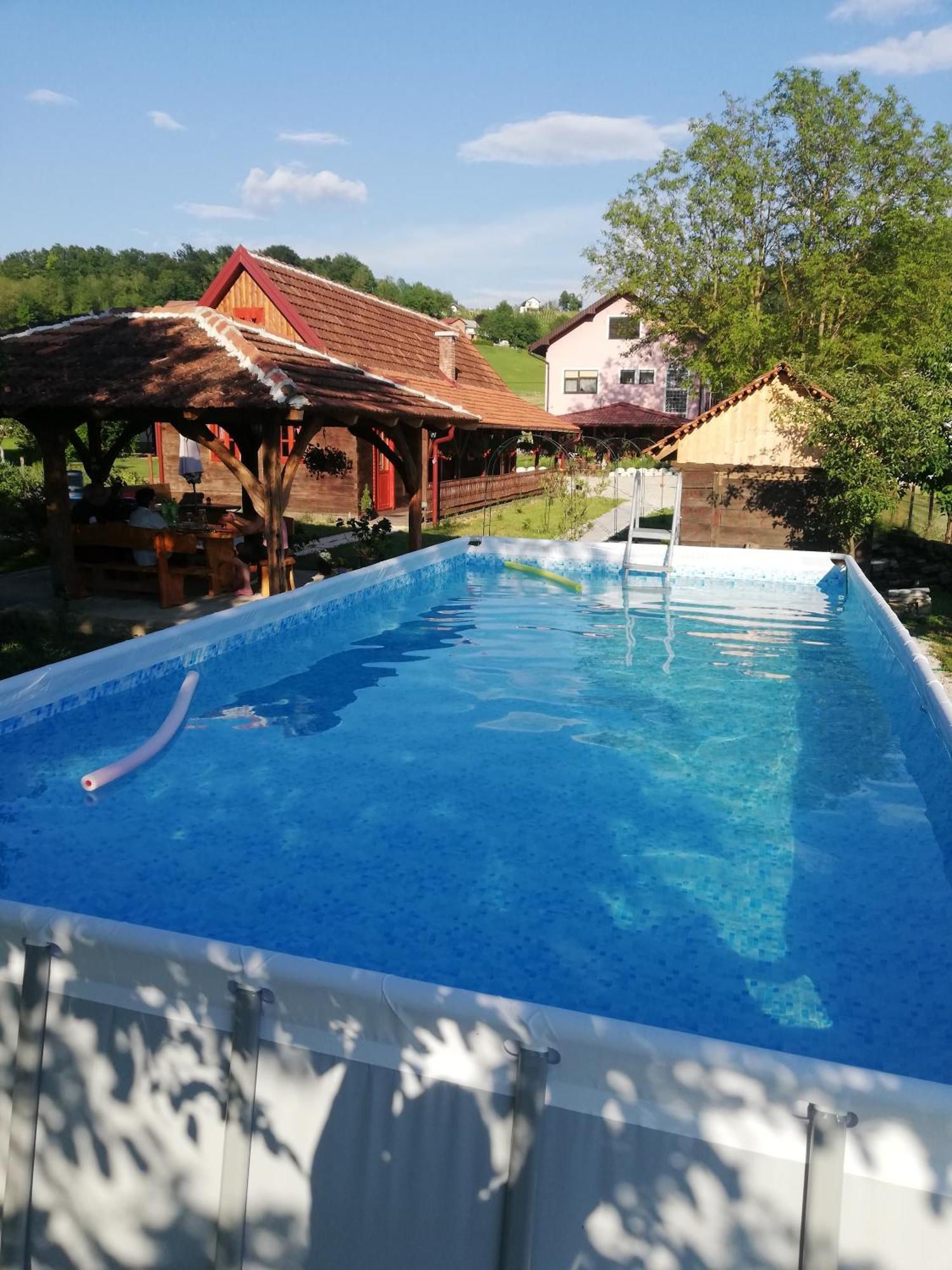 Hotel Pod Orehom Drvena Kuca I Sauna Krapina Exterior foto