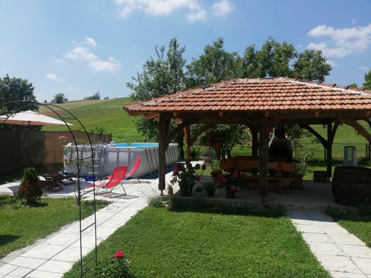 Hotel Pod Orehom Drvena Kuca I Sauna Krapina Exterior foto