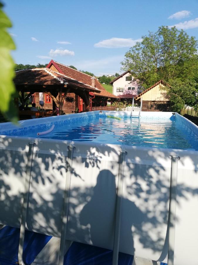 Hotel Pod Orehom Drvena Kuca I Sauna Krapina Exterior foto