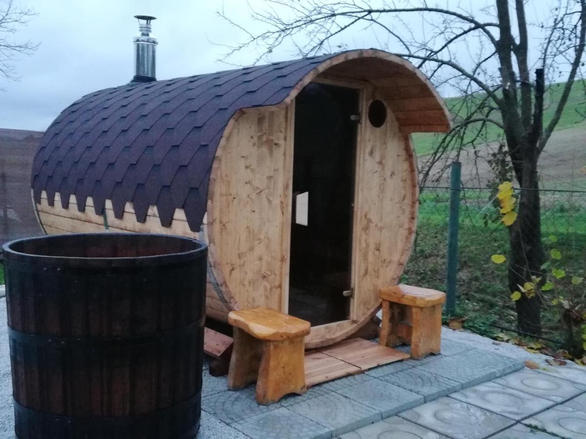 Hotel Pod Orehom Drvena Kuca I Sauna Krapina Exterior foto